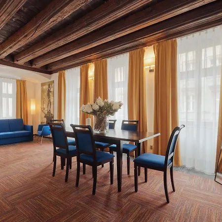 فندق Palazzo Rosso Old Town 3*