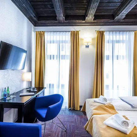 Hotel Palazzo Rosso Old Town 3*