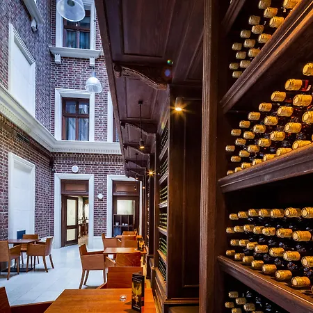 מלון Palazzo Rosso Old Town 3*