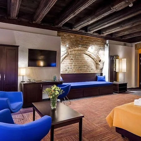 Palazzo Rosso Old Town 3* פוזנן