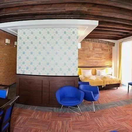 Hotell Palazzo Rosso Old Town 3*