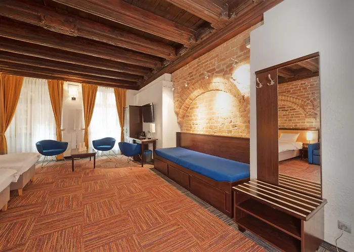 Palazzo Rosso Old Town מלון