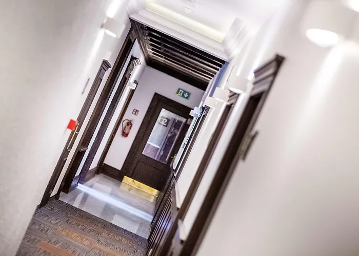 Hotel Palazzo Rosso Old Town 3*