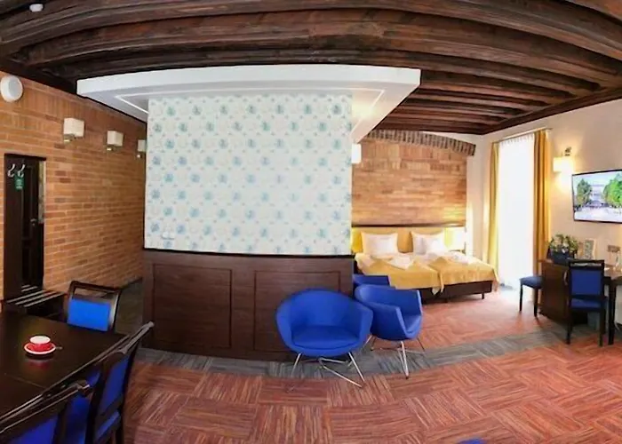 Hotel Palazzo Rosso Old Town 3*